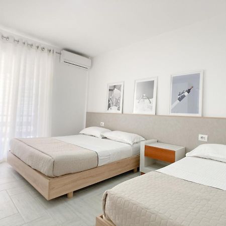 Promo Price September - Home By The Sea 1 Min From The Beach Golem  Exterior foto